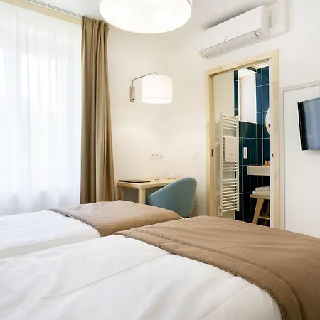 Mileade Les Pleiades Szálloda